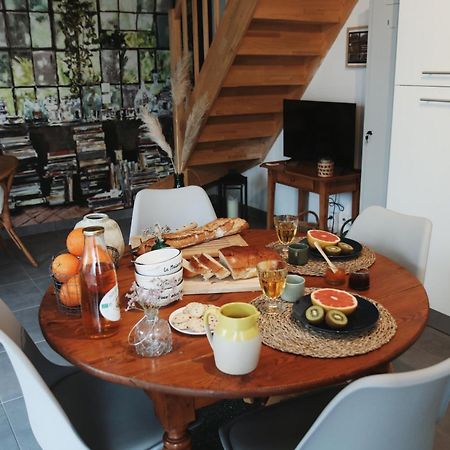 Le Clos Poulain Petits Gites De Charme Et Chambres D'Hotes Familiales Au Calme Proche Bayeux Et Des Plages Nonant エクステリア 写真
